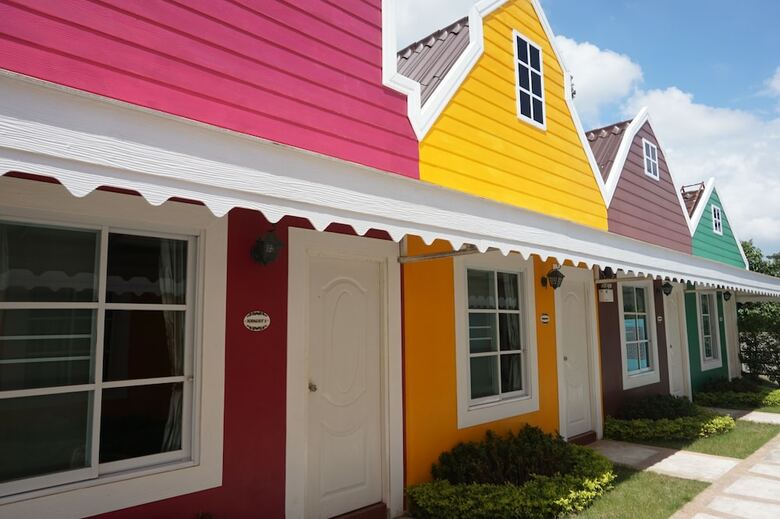 Hotel Color Ville Resort