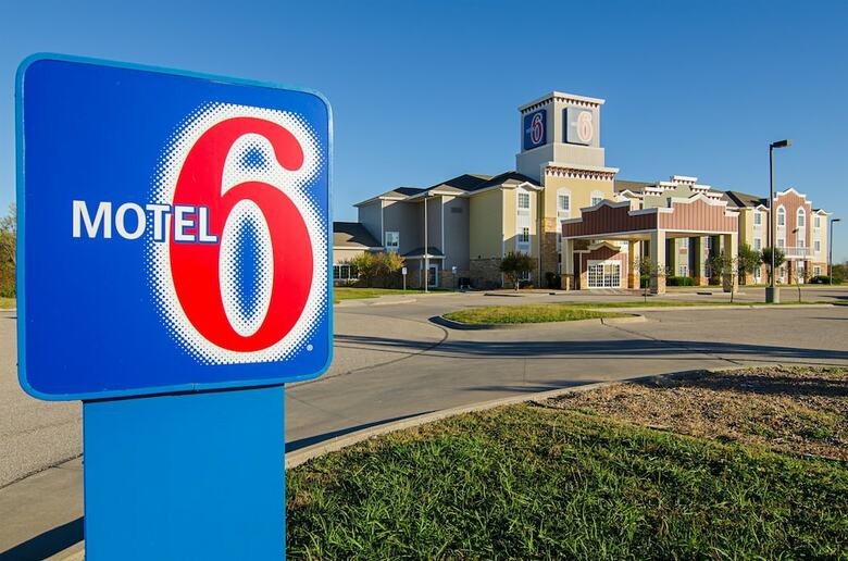 Hotel Motel 6 Valley Center, Ks