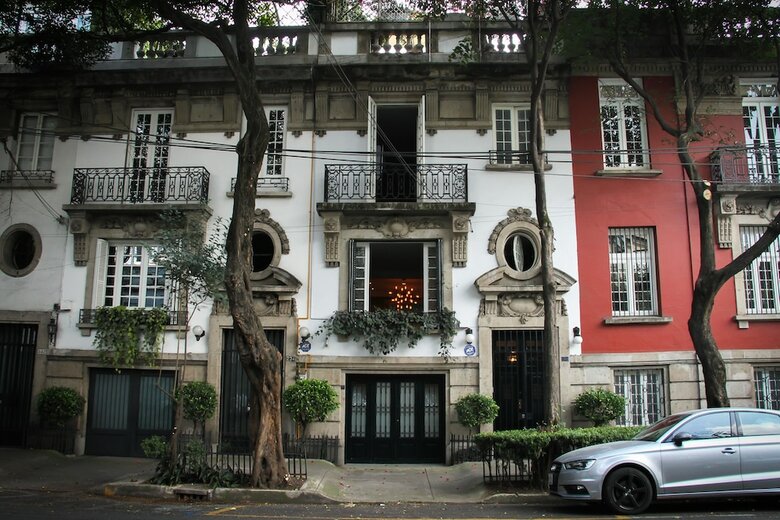 Nima Local House Hotel