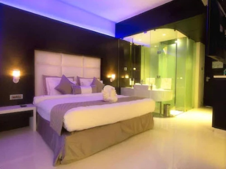 Hotel Eskay Resorts