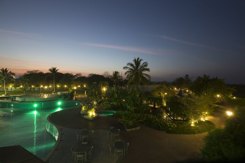 Hotel Eskay Resorts