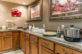 Hotel Quality Inn & Suites