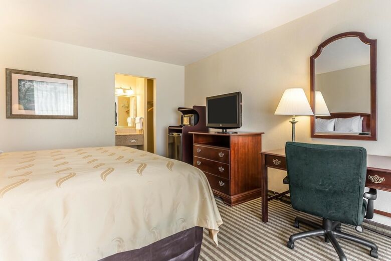 Hotel Quality Inn & Suites