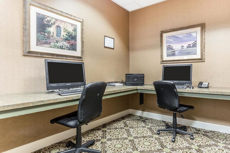 Hotel Quality Inn & Suites