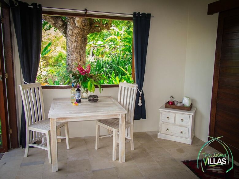 Hotel Twin Island Villas & Dive Resort