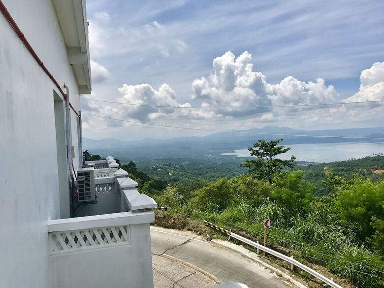 Bed & Breakfast Costiera Fermiliana Tagaytay