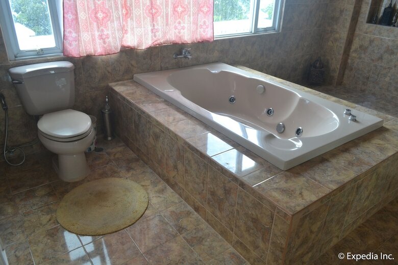 Bed & Breakfast Costiera Fermiliana Tagaytay