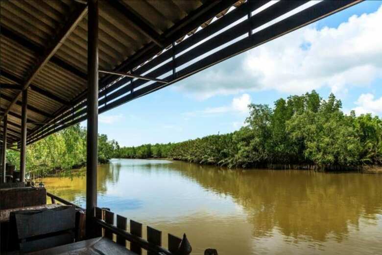 Hotel Pop Riverside Homestay