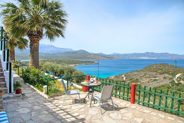 Apartamentos Anemone Seaside Traditional Homes