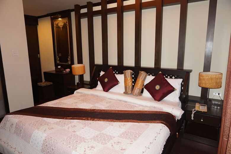 Narakul Resort Hotel