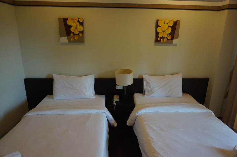 Narakul Resort Hotel