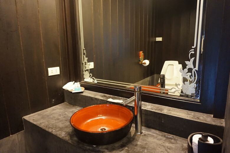 Narakul Resort Hotel