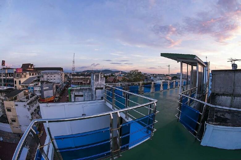 Hostal The Port Hostel By Suwatchai