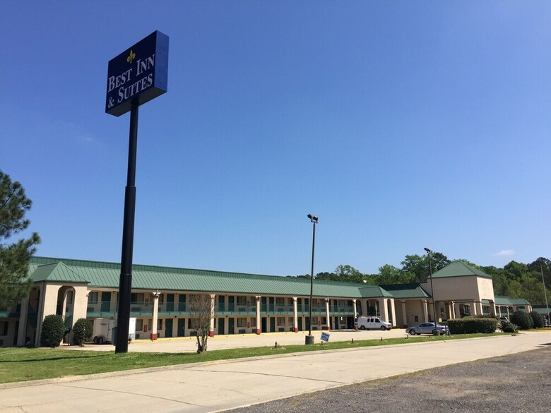 Hotel Best Inn & Suites