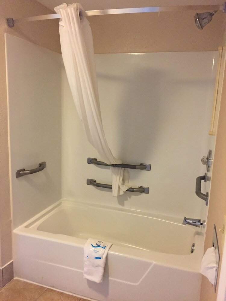 Hotel Best Inn & Suites