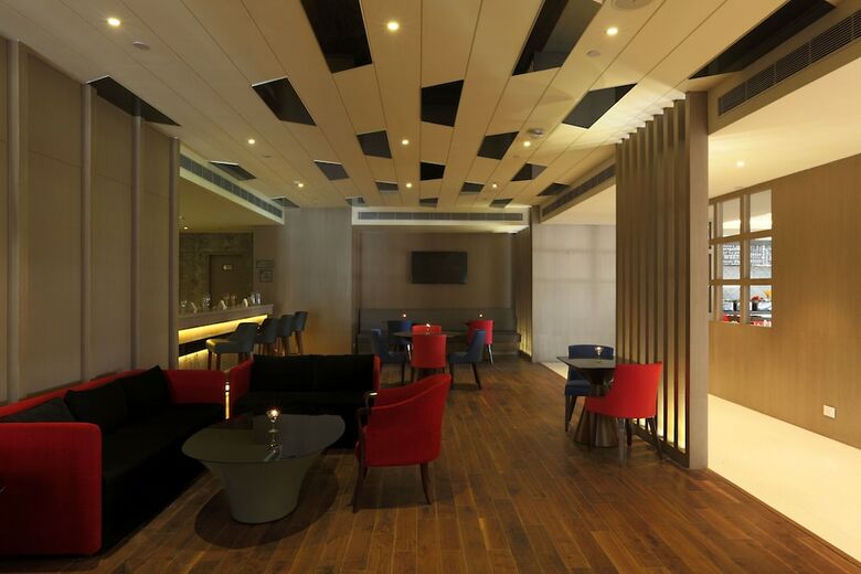 Hotel Ramada By Wyndham Lucknow