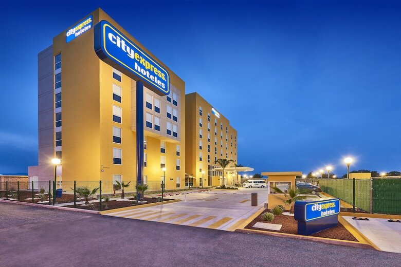 Hotel City Express Celaya Galerias