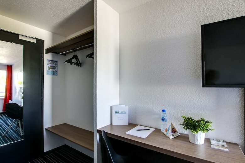 Brit Hotel Reims La Neuvillette