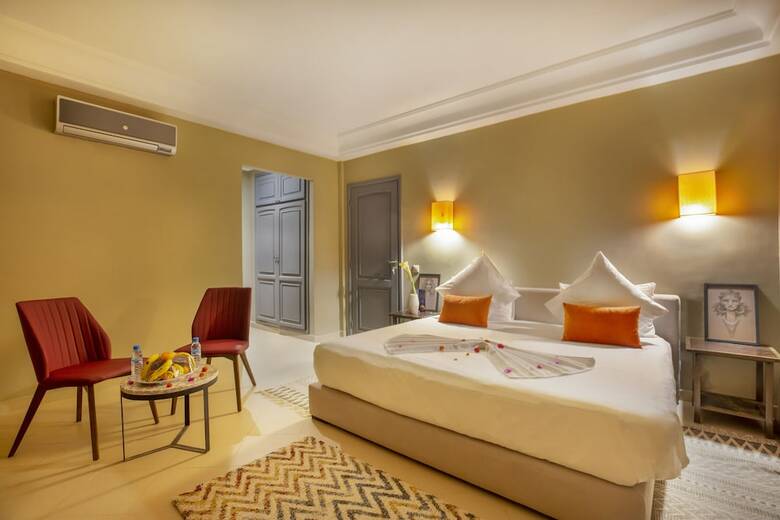 Malaya Suites & Villas