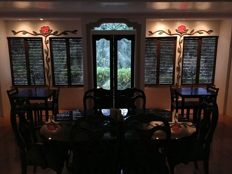Hotel Guindulman Bay Tourist Inn