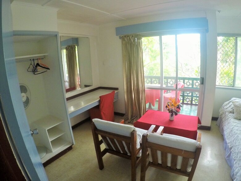 Hotel The Friendly Islander (Papiloa's Place)