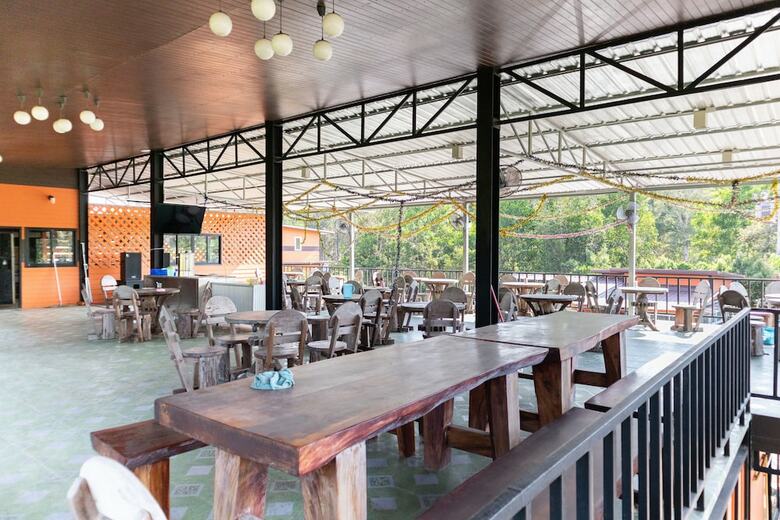 Hotel Oyo 755 Rattana Resort