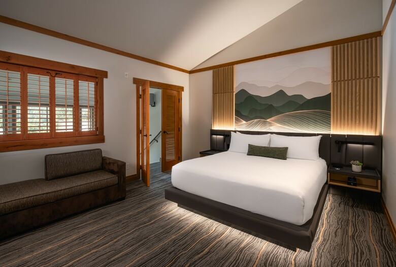 Hotel Nita Lake Lodge