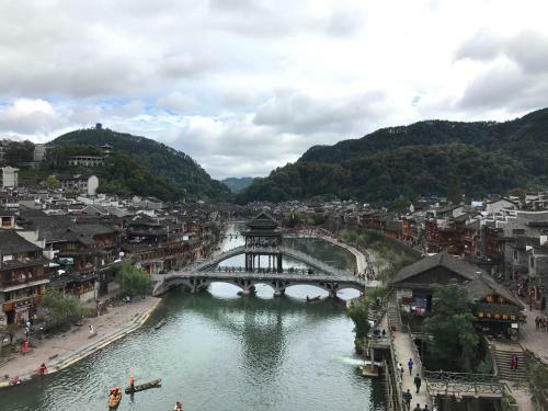 Hostal Fenghuang More Inn