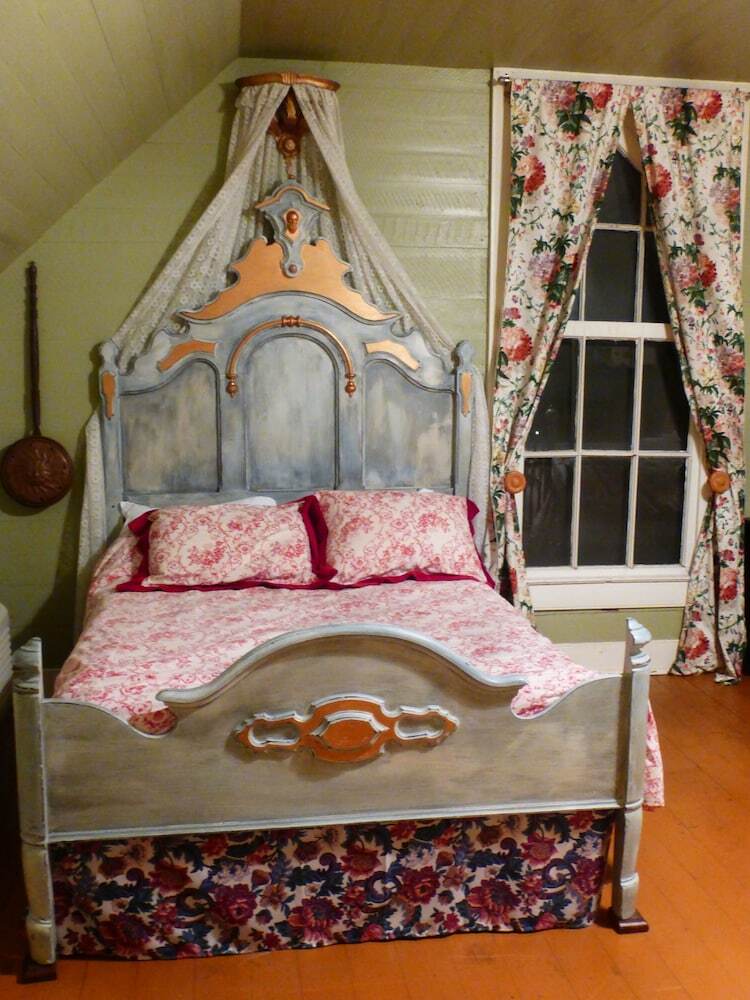 Mulberry Lavender Farm And B&B
