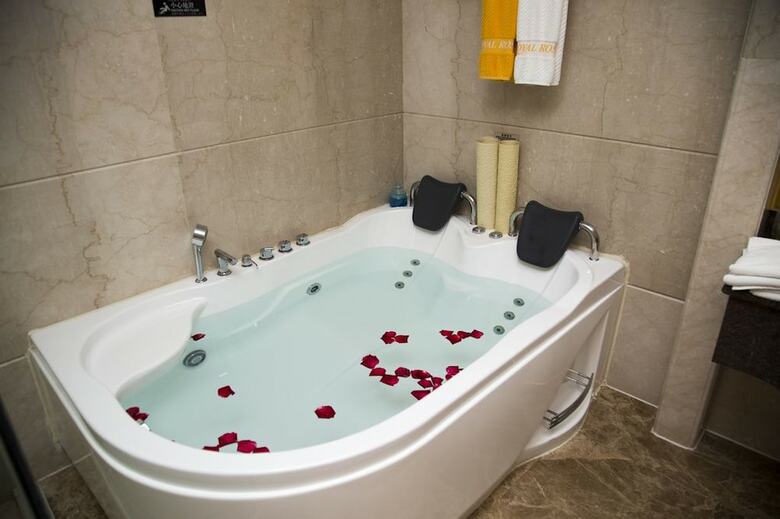 Jiangmen Gladden Hotel