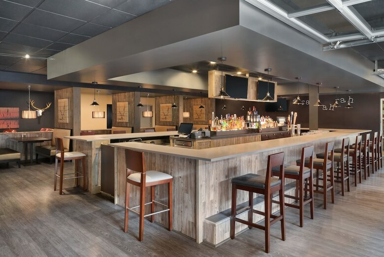 Hotel Ramada By Wyndham Beaver Falls