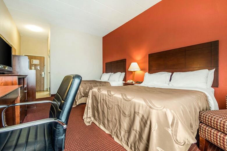 Hotel Quality Inn & Suites
