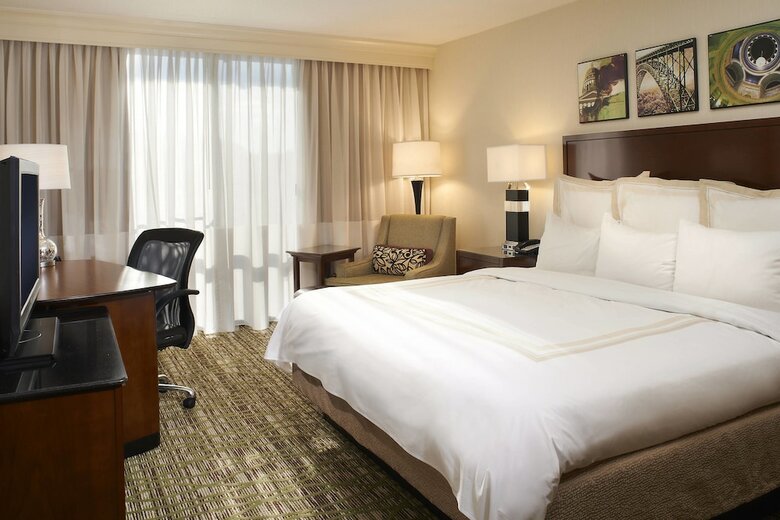 Hotel Charleston Marriott Town Center