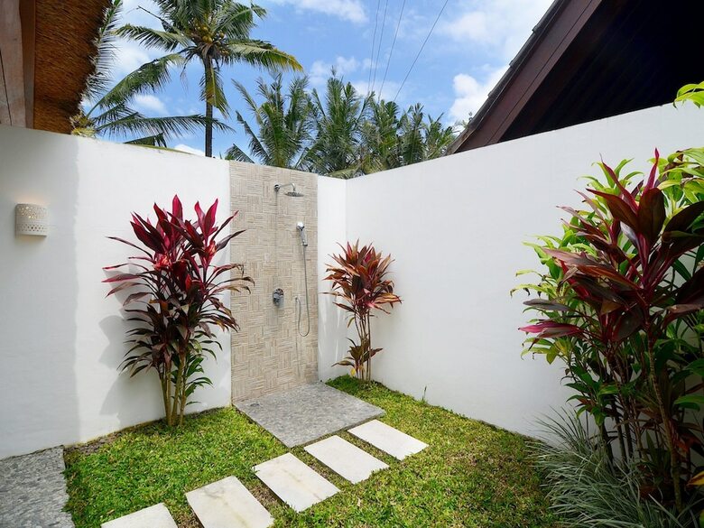 Villa Candi Kecil Tiga