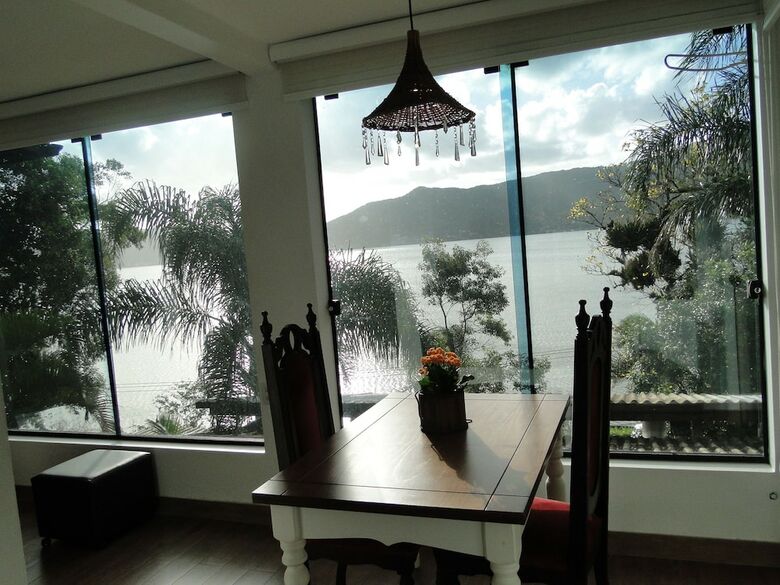 Hotel Bistr� E Guest House Isadora Duncan