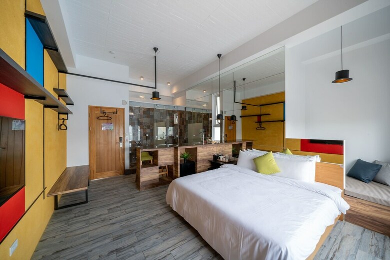 Color Reefs B&B