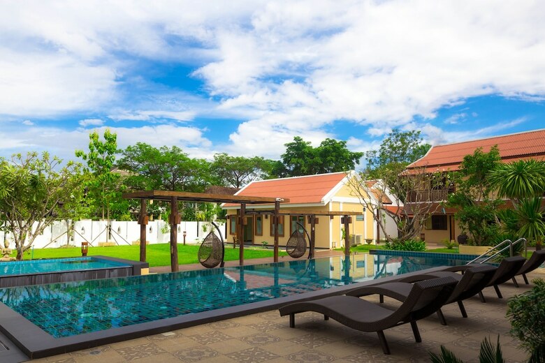 Hotel Hueankhamhom Resort