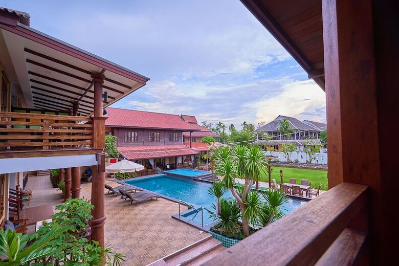 Hotel Hueankhamhom Resort