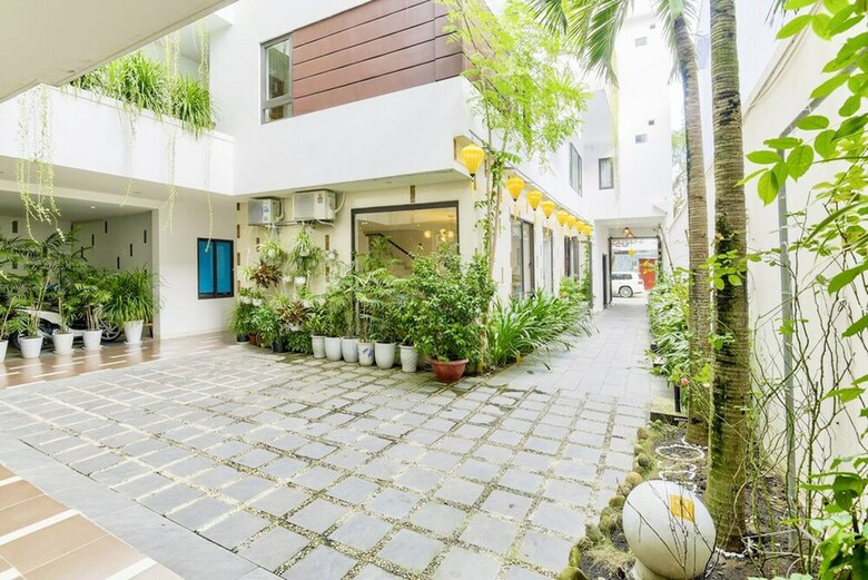 Lucky Danang Hotel & Apartment