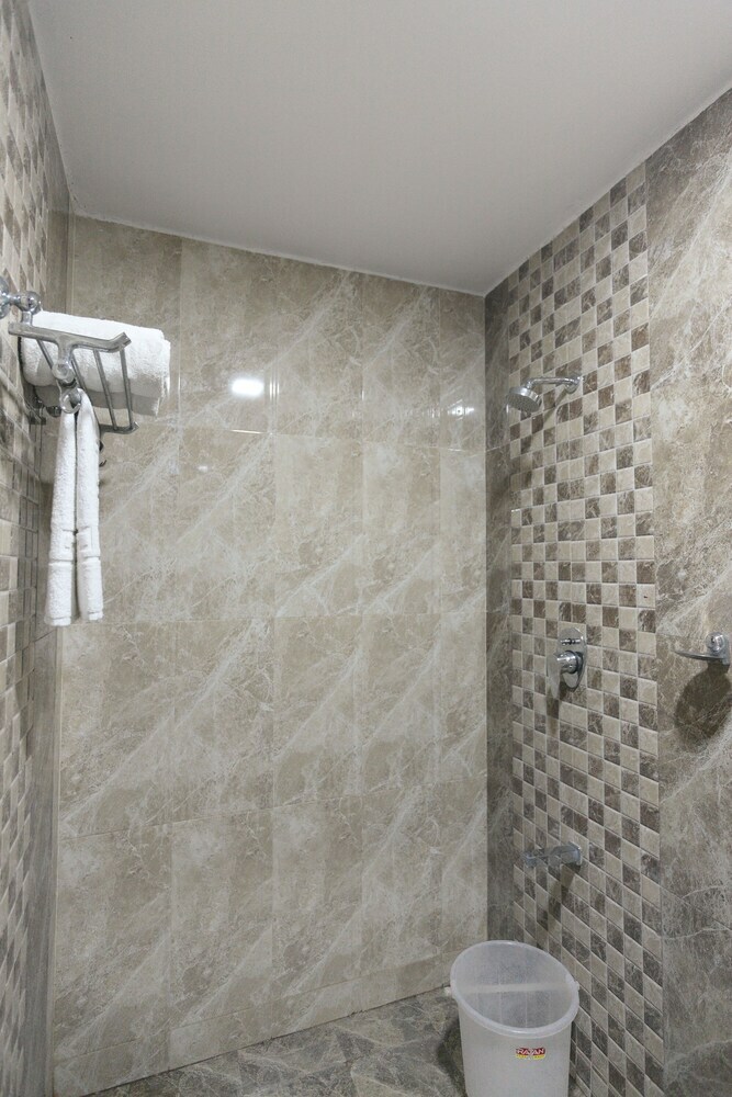 Hotel Oyo Flagship 342 Anna Nagar- Mmm Hospital