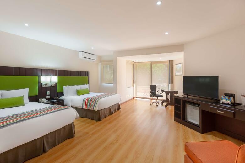 Hotel Country Inn & Suites