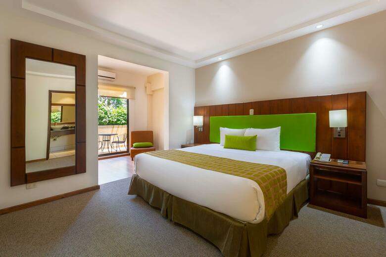 Hotel Country Inn & Suites