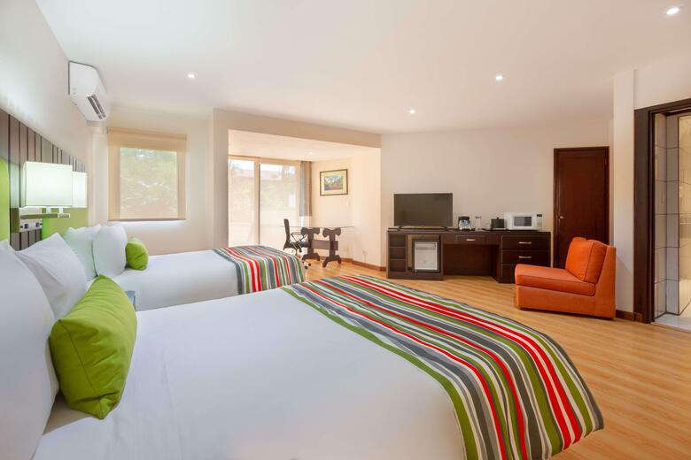 Hotel Country Inn & Suites