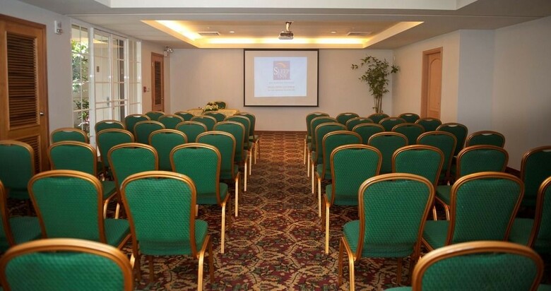 Hotel Sleep Inn Paseo Las Damas