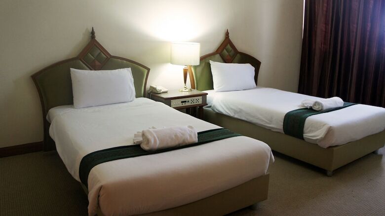 J.p. Emerald Hotel