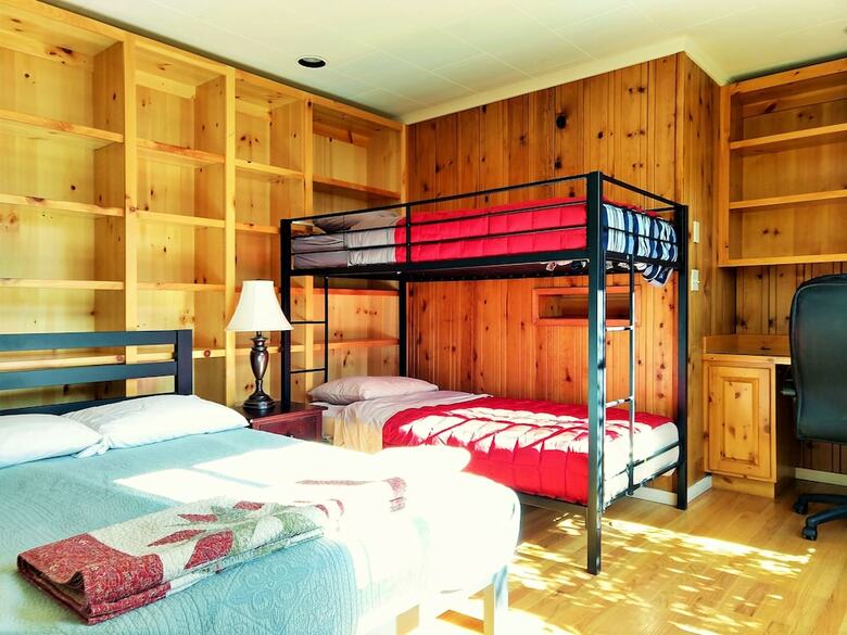 Hostal Bunk & Brew Historic Lucas House