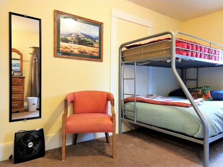 Hostal Bunk & Brew Historic Lucas House