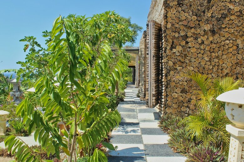 Hotel Kabeh Jati Garden Villa And Restaurant