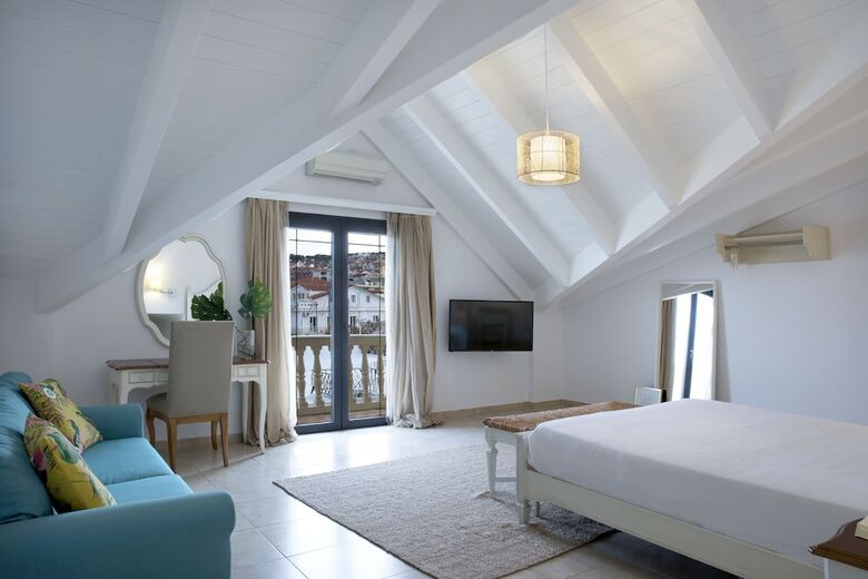 The Alley Hotel