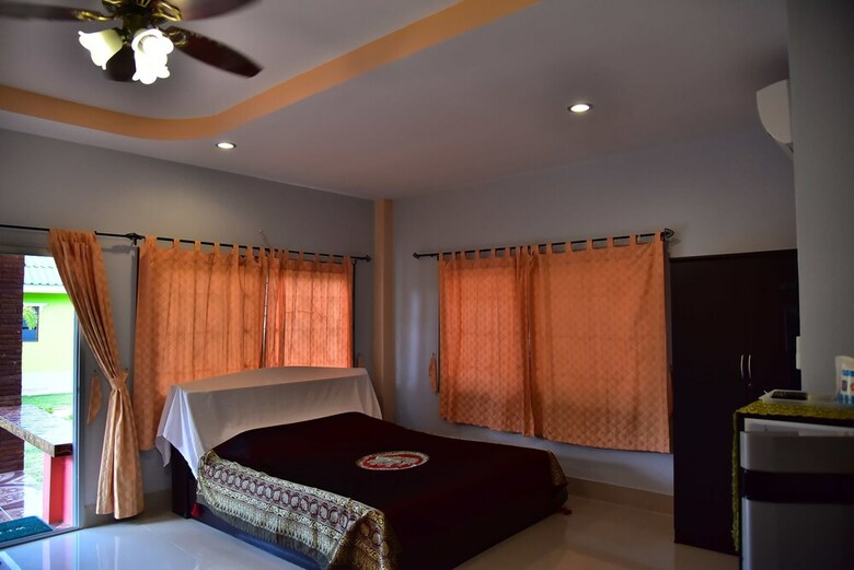 Hotel Oyo 949 Sansuk Resort Paknampran